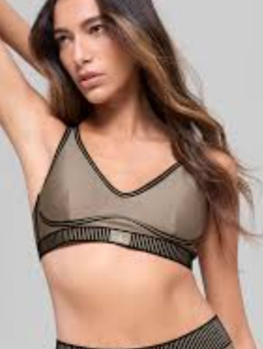 Alo Yoga Airluft Line Up Bra in Gravel tan sz SMALL